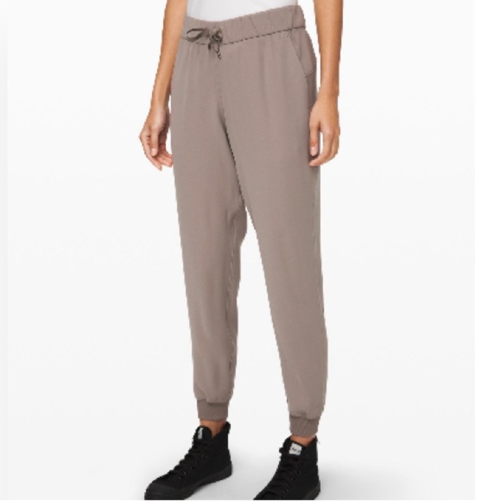 Lululemon On The Fly Jogger